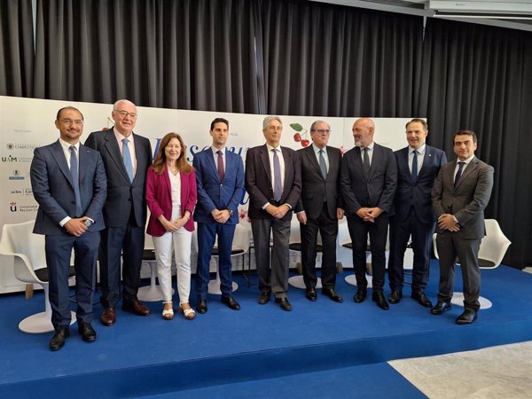 Comunidad de Madrid presenta el borrador completo de la ley regional de universidades a los rectores de la pública