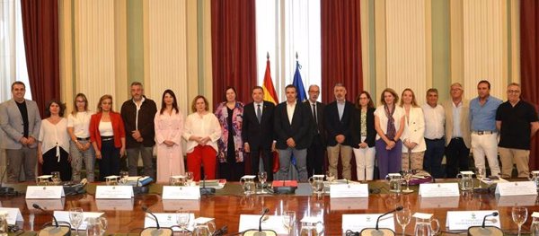 Planas recibe a la nueva comisión ejecutiva de la Unión de Pequeños Agricultores y Ganaderos (UPA)