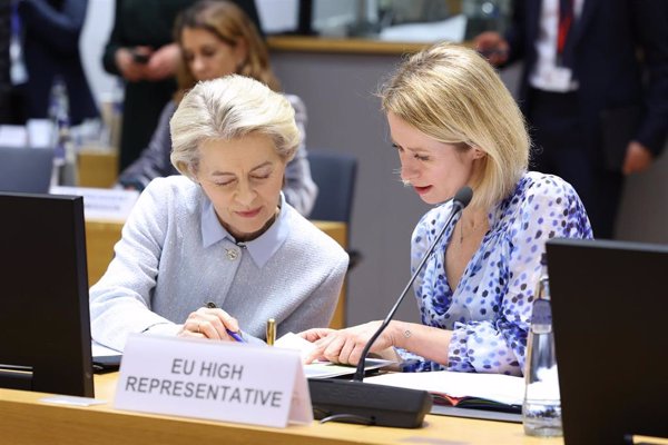 Bruselas aclara que la prioridad es aprobar la rebaja del tope al petróleo ruso en el seno del G7