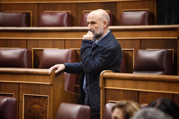 ERC y BNG exigen que Sánchez acuda al Congreso por las presuntas mordidas de Cerdán