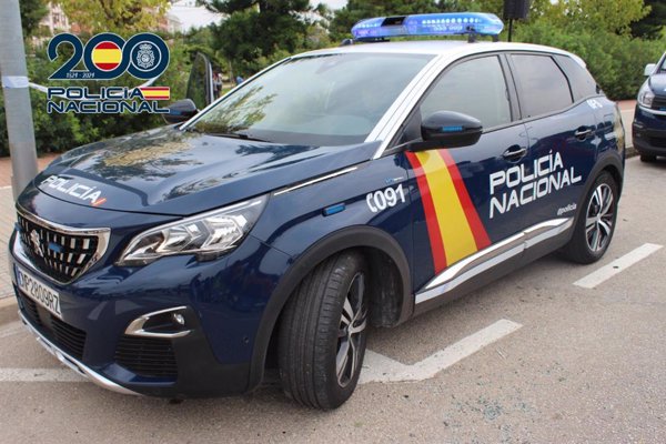 Hallan una persona fallecida a la que se le habría caído una estantería encima en Fuengirola (Málaga)