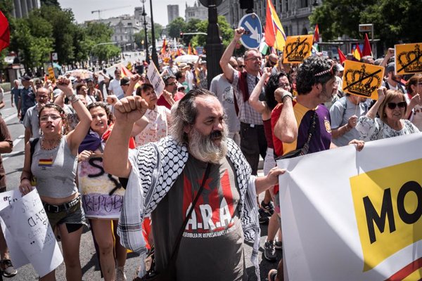 La II Marcha Republicana se manifiesta en Madrid para reclamar el fin de la monarquía