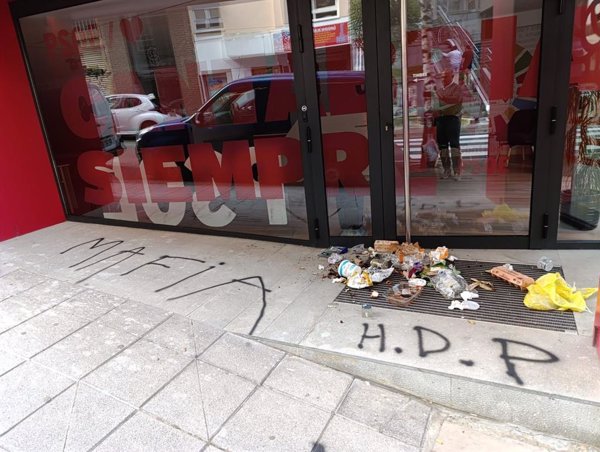 El PSOE denuncia un nuevo ataque a su sede de Cantabria con la palabra 