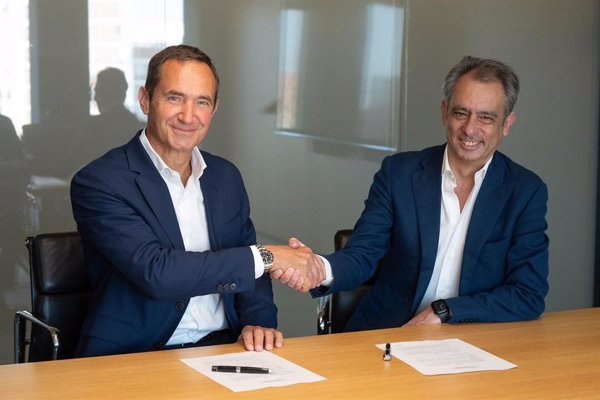Naturgy y Moeve lanzan una oferta conjunta para movilidad, luz y gas