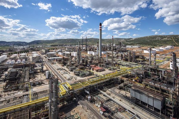 La petroquímica de Puertollano entra en parada tras un fallo del suministro eléctrico