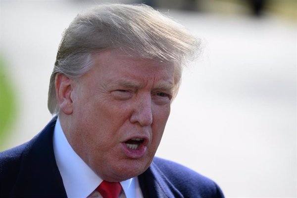 La familia Trump lanza al mercado un 'smartphone' y un paquete de telefonía con tarifa plana