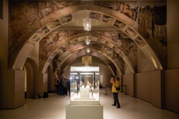 Aragón garantiza su colaboración para el regreso de las pinturas murales al Monasterio de Sijena y exigirá un cronograma
