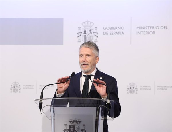 Interior concede a Rubalcaba la Gran Cruz y la medalla de oro al exsecretario de Estado Rafael Pérez