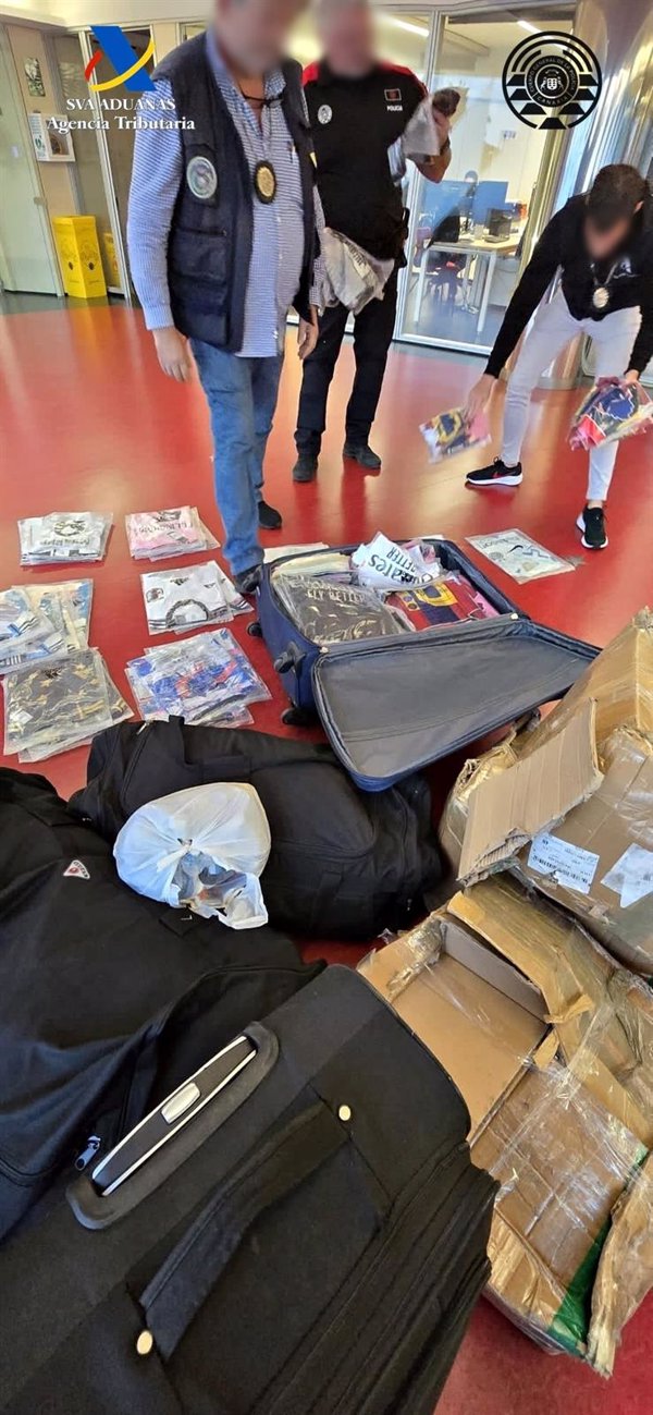 Intervienen 850 equipaciones deportivas falsificadas en Gran Canaria con un valor de 100.000 euros