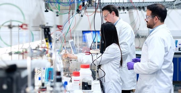 Las ayudas Ramón y Cajal 2024, dotadas con hasta 131 millones para 494 contratos de investigación postdoctorales