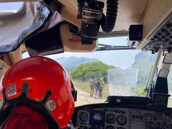 Un helicóptero rescata a dos alemanas con ataque de pánico en un monte de Liendo (Cantabria)
