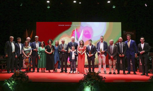 Varios.Garrigós, Andrés, Del Bosque, Martínez de Irujo, Rodri Almazán y Flyback,'Premios Espiga' Villanueva del Pardillo
