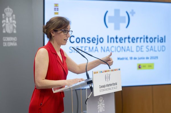 Mónica García resalta la necesidad de una autonomía europea en toda la cadena de producción de medicamentos