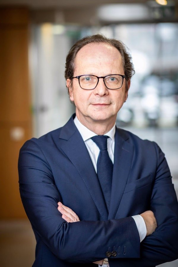 LFDE refuerza su perfil defensivo: recorta en Spotify y Accenture para aumentar en Allianz y Relx