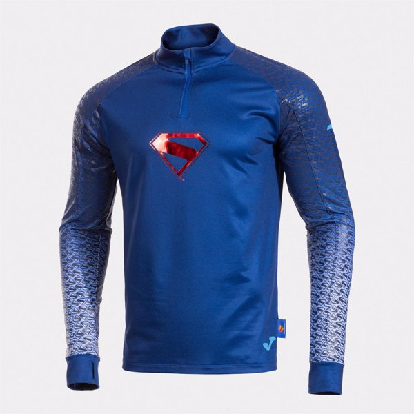 Joma y Warner Bros lanzan una línea deportiva inspirada en Superman