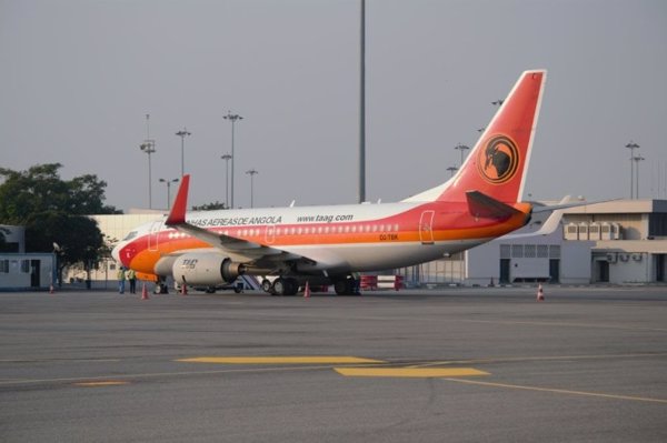 Boeing firma un memorando con Angola para potenciar el crecimiento de TAAG Angola Airlines