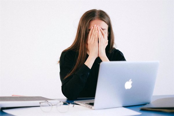 Expertos abordan el tratamiento mediático y en redes sociales de la salud mental en Congreso Internacional en Valencia