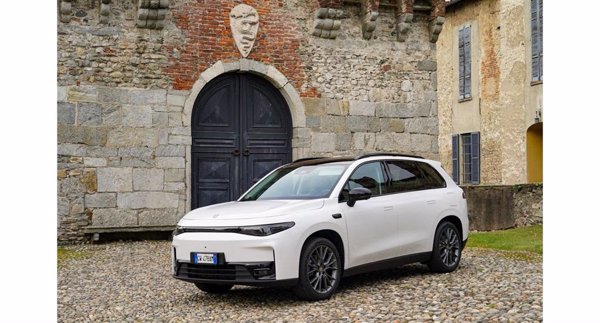 Leapmotor iguala el precio de su C10 REEV con el de gama 100% eléctrica, disponibles desde 33.800 euros