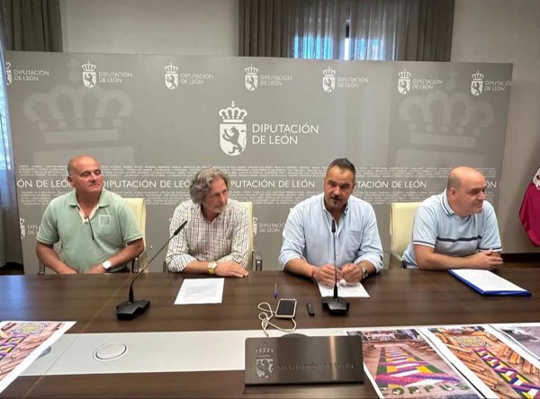 Cuénabres (León) se llenará este domingo de 'alfombras de flores' con la celebración del Corpus
