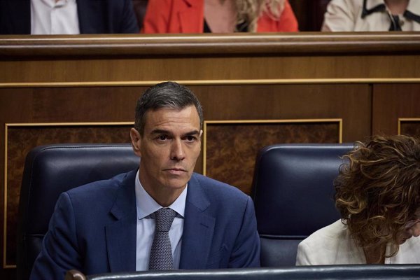 Pedro Sánchez responde a Aznar que