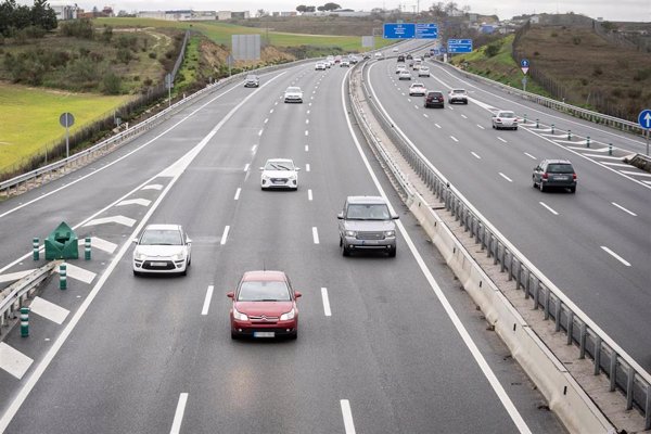 Cuatro personas murieron este fin de semana en las carreteras españolas, entre ellas dos motoristas