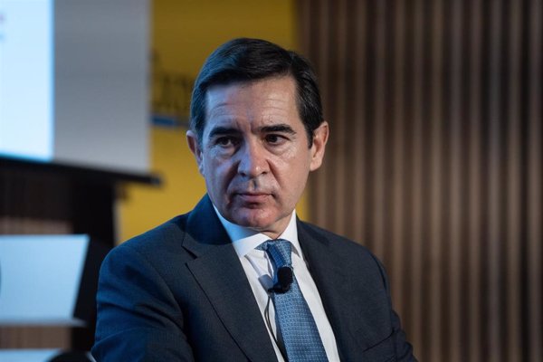 Torres (BBVA) cree que la información sobre la posible venta de TSB por Sabadell es 