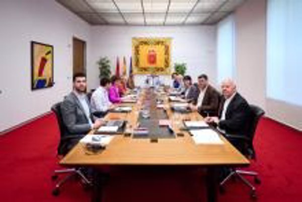 El Parlamento de Navarra se suma a la celebración del Día Internacional del Orgullo LGTBI+ el 28 de junio