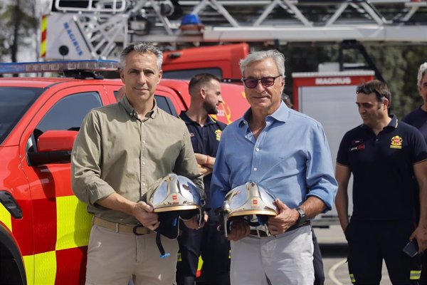 La C.Mdarid celebra junto a Carlos Sainz una jornada de conducción segura de vehículos de emergencias para Bomberos