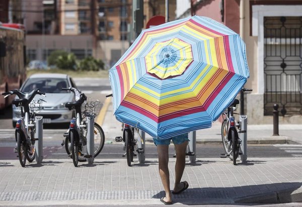 Establecido el riesgo rojo por altas temperaturas en 61 municipios de 12 comarcas de la Comunidad Valenciana