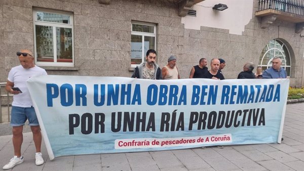 Mariscadores de la ría de O Burgo urgen una 