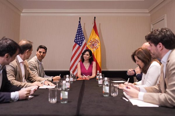 Ayuso promoverá la llegada de profesores visitantes a universidades públicas y la movilidad del personal docente