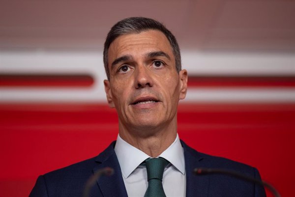 AMP- Exministros y exparlamentarios de PSOE urgen a Sánchez su renuncia como líder del partido y congreso extraordinario