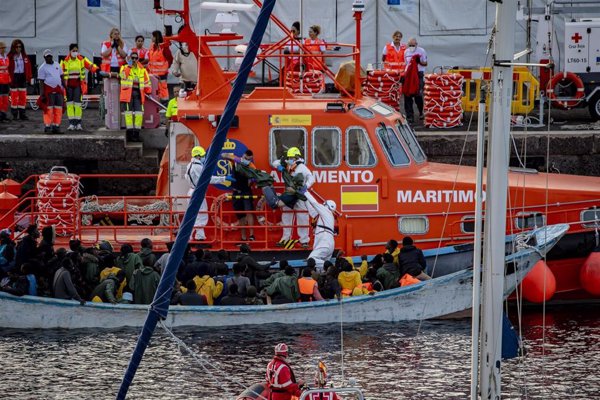 El Gobierno canario reúne este jueves al pacto migratorio mientras ultima el acuerdo sobre menores solicitantes de asilo