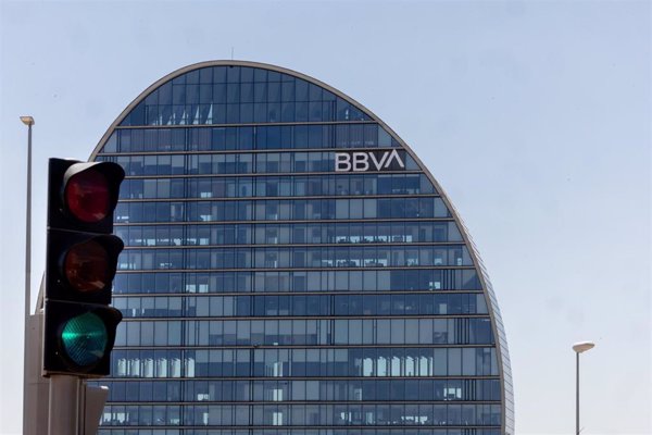 Asufin ve positivo que BBVA y Sabadell operen separados 3 años como condicionante de la OPA
