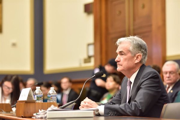 Powell (Fed) descarta comprometerse con una bajada de tipos en julio y subraya la incertidumbre arancelaria