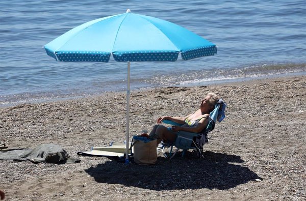 Las temperaturas inician su escalada desde mañana y el sábado podría llegar la primera ola de calor del verano