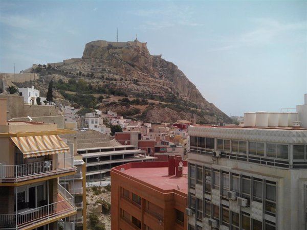La socimi hotelera alicantina Cupulas debutará en BME Scaleup con un valor de 8,3 millones de euros