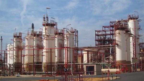 La química valora la reactivación del 80% de los peajes eléctricos, pero pide reformas estructurales