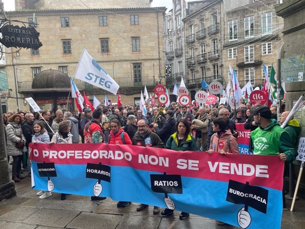 El sindicato STEG llama a CIG y CSIF a negociar una convocatoria de huelga indefinida en la educación pública gallega