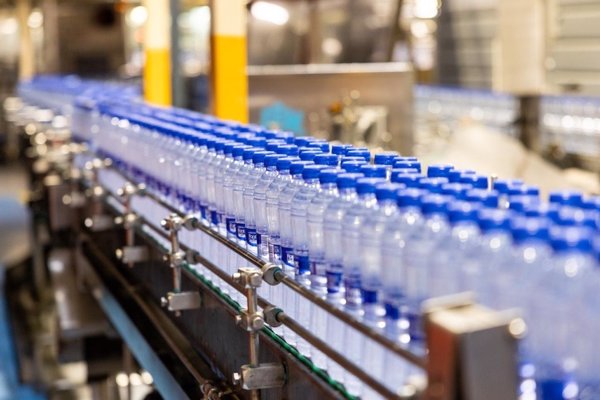 Danone invierte 40 millones de euros en 5 años en las plantas de Font Vella en Sant Hilari y Sigüenza