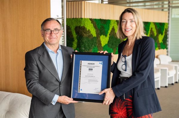 Banco Santander, primera firma del Ibex en certificar su Compromiso 360º con la Accesibilidad de Aenor