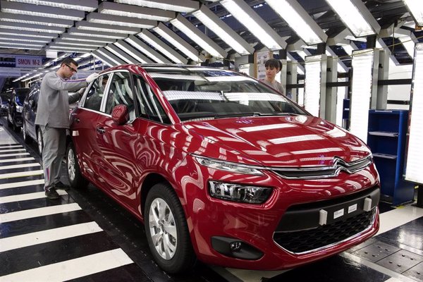 OCU asegura que el precio de los seguros de coche se ha encarecido un 10% en los últimos 12 meses