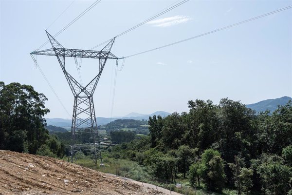 Las grandes eléctricas consideran positivas las medidas antiapagones del Gobierno, aunque ven áreas de mejora
