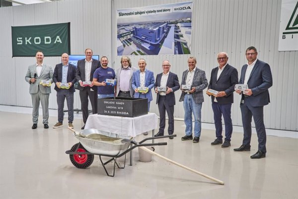 Skoda coloca la primera piedra de su nueva planta de pintura en su sede principal de República Checa