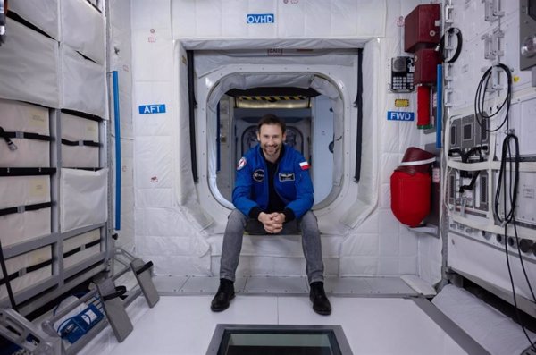 Comienza la primera misión espacial polaca con el astronauta de la ESA Slawosz Uznanski-Wisniewski