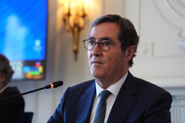 CEOE, sobre la OPA de BBVA y Sabadell: 