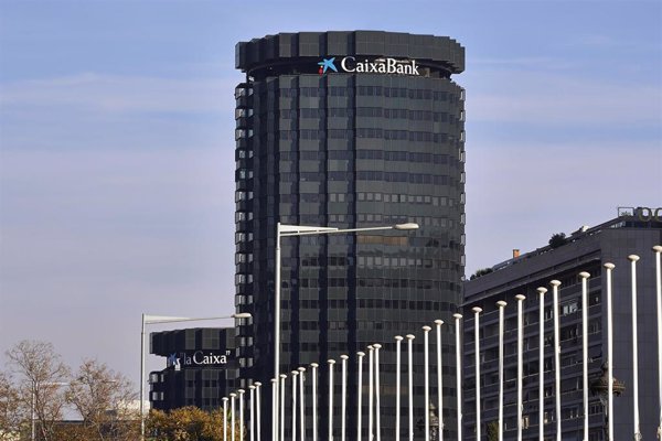 CaixaBank coloca 3.000 millones de dólares en una emisión de triple tramo en el mercado americano