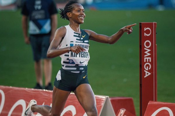 Faith Kipyegon establece con Nike un nuevo récord mundial de la milla no oficial