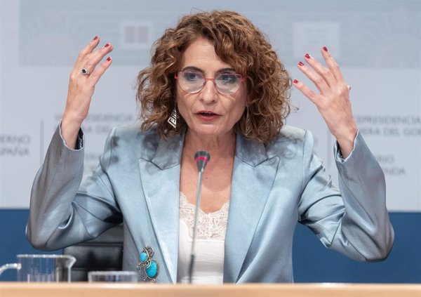 La lista de morosos con Hacienda cae un 1,4%, hasta 5.997 deudores, pero la deuda sube a 16.138 millones