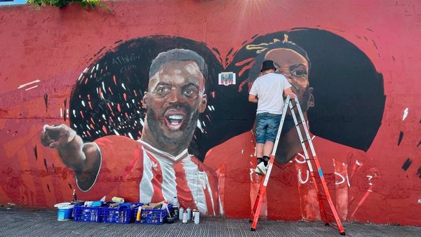 El Athletic Club colabora en la restauración del mural que homenajea el 25º título de Copa